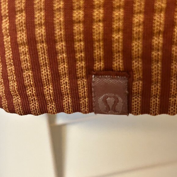 Lululemon Hold Tight Long-Sleeve. Size 4/6 - Picture 4 of 7